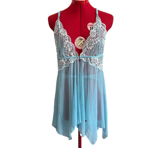 XL43 Elegant Sky Blue Lace Chemise